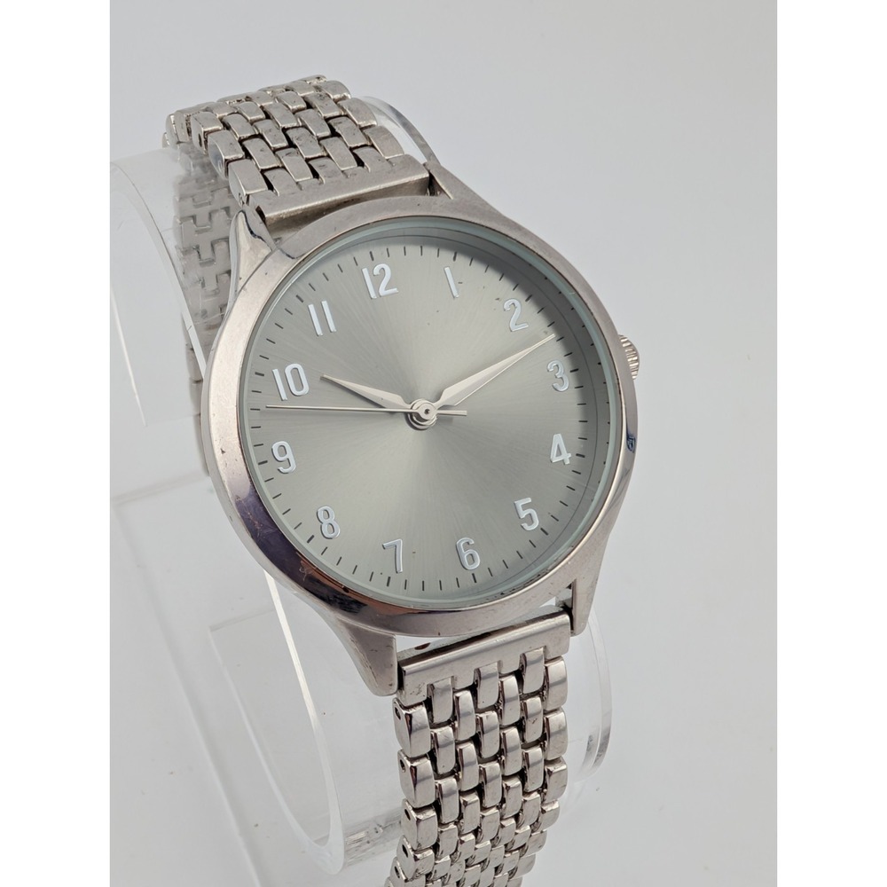 Time & Tru Easy Easy Read Dial Watch Women 32mm Case Silver Band-‎ New Battery